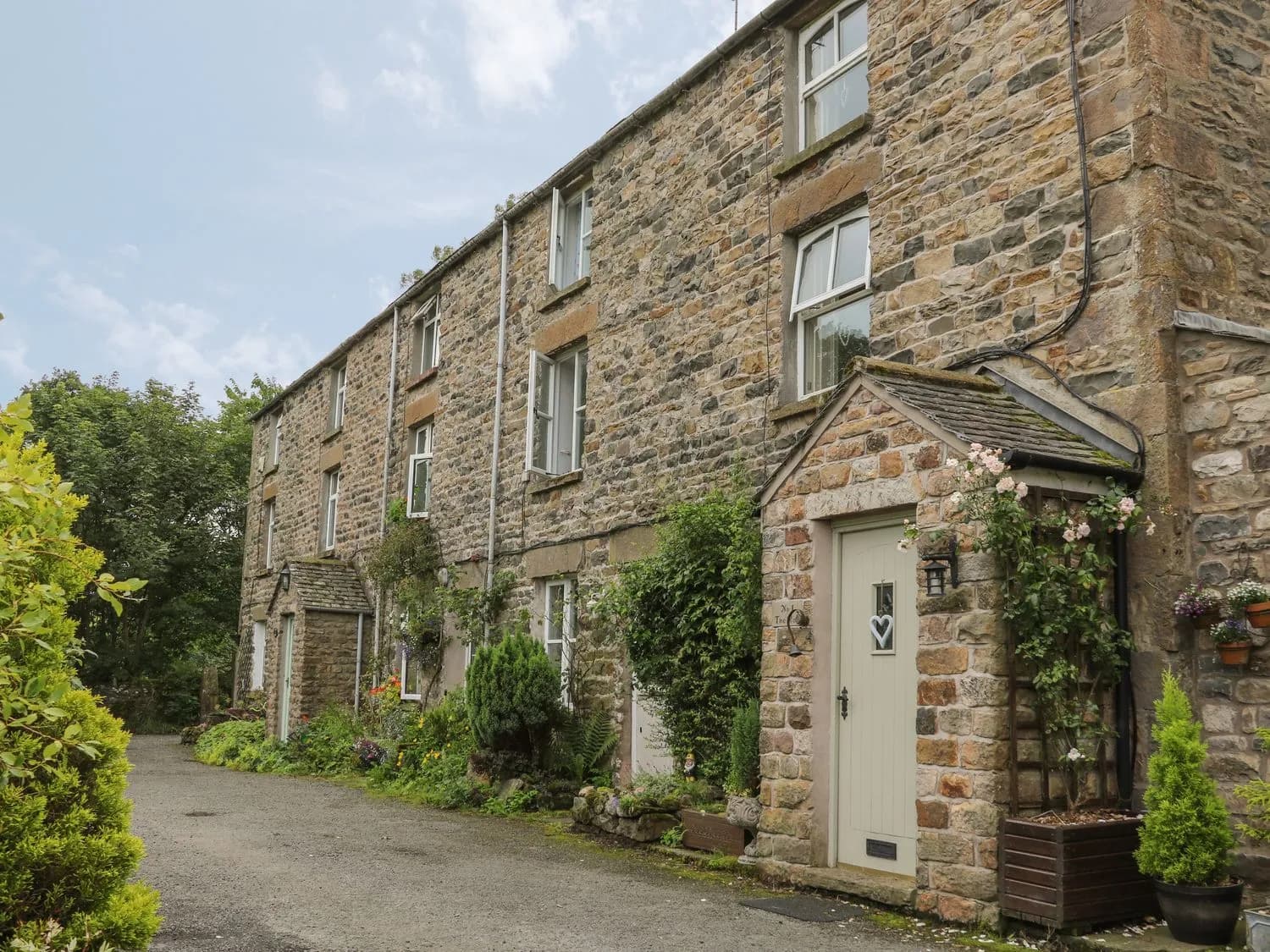 2 Farfield Row Image 2