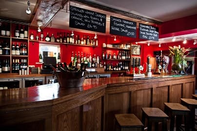 The Oak Tree Inn Image 1