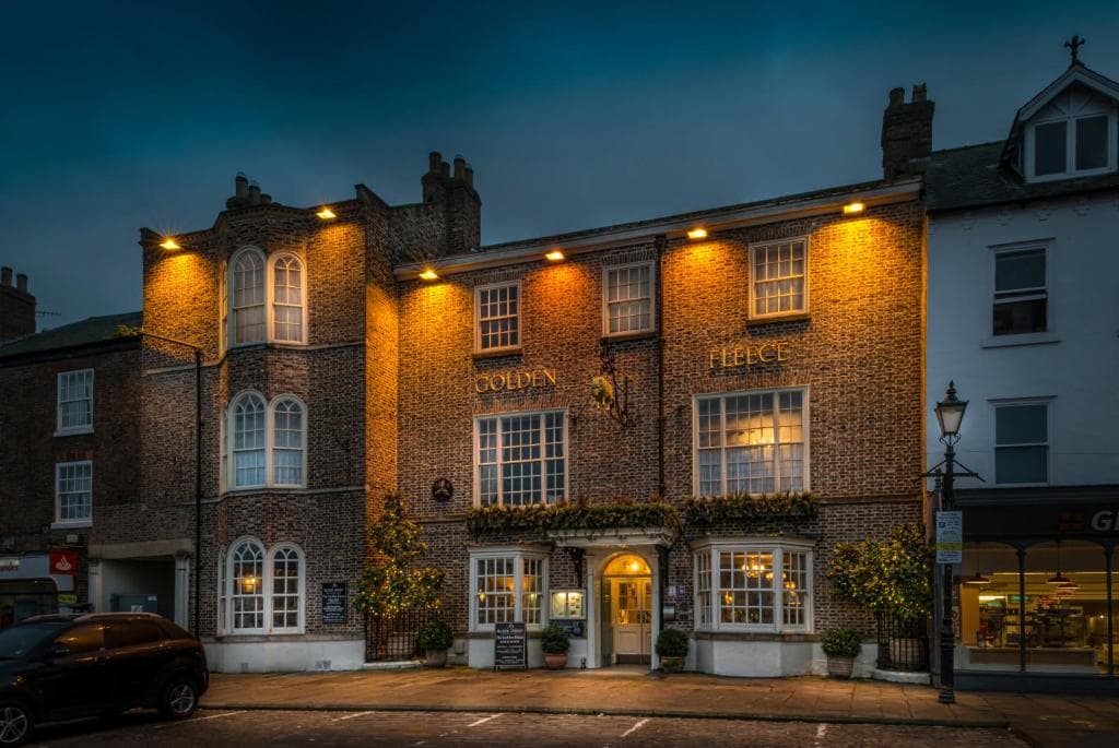The Golden Fleece Hotel, Thirsk, North Yorkshire Image 2