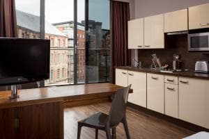 Roomzzz Leeds City Image 1