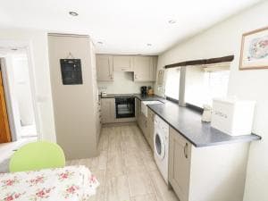 Orchard Cottage, Keighley Image 1