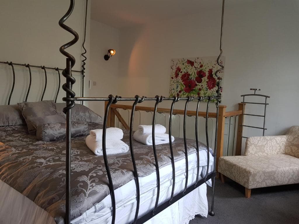 The Retreat at Plover Cottage Lindley Image 1