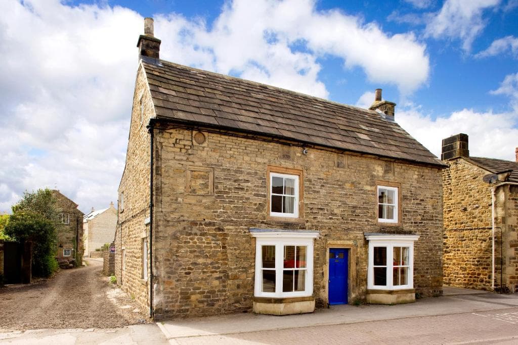 Morton House 4brm and Stable Block 3brm in Masham - Grade 2 listed Image 2