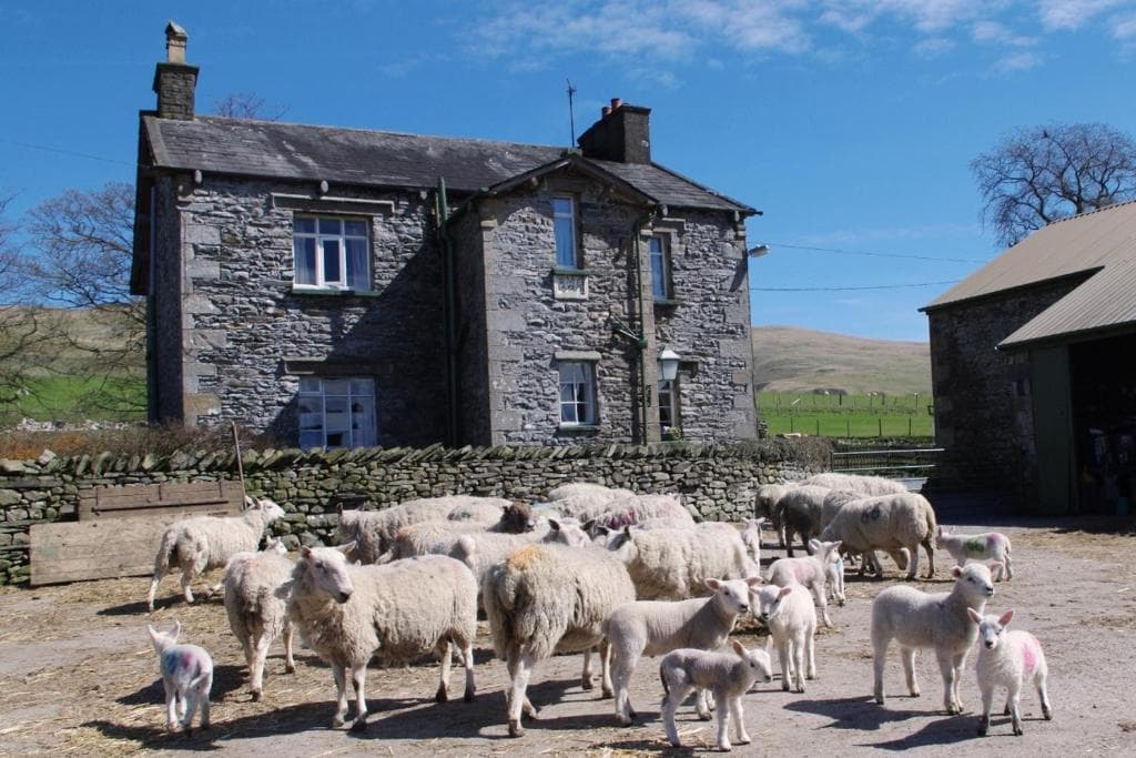 Ullathorns Farm Image 1