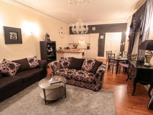 Sneaton Hall Apartment 4, Whitby Image 1