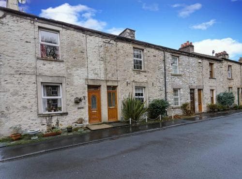 Labernum Cottage, Ingleton, Yorkshire Dales National Park 3 Peaks and Near the Lake District Image 1