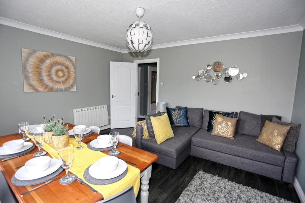 Monkbridge Mews Apartment Image 2