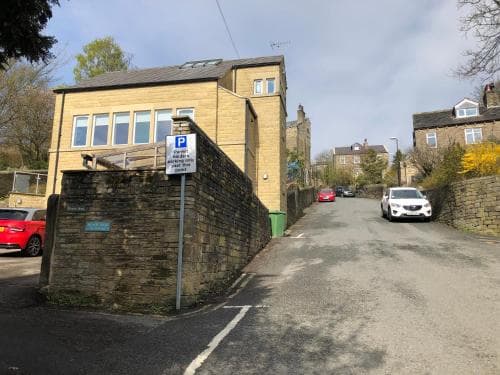 "The Lodge", Holmfirth Image 3