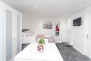 Leeds House Image 2