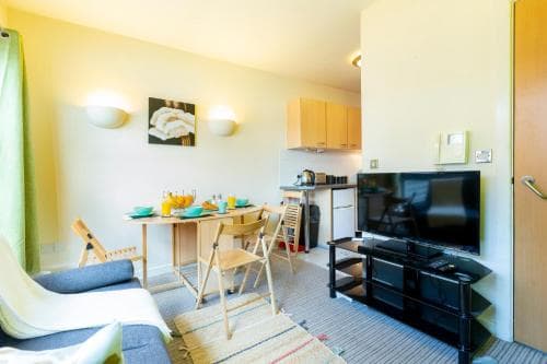 The Point Apartment, Leeds City Center Image 2