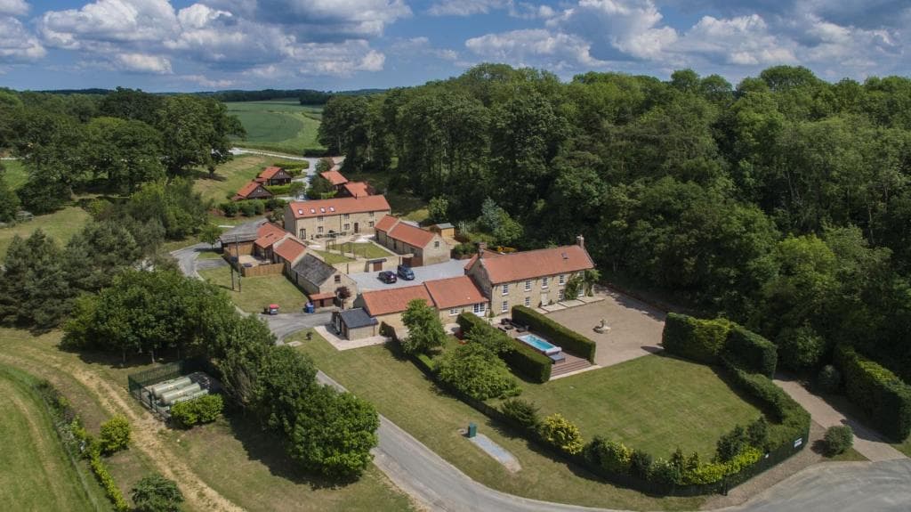 High Oaks Grange - Glamping Image 5