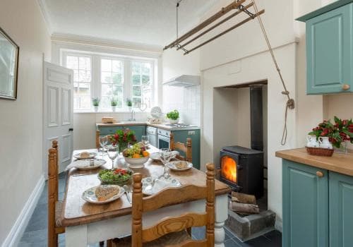 Manor Cottage Image 1