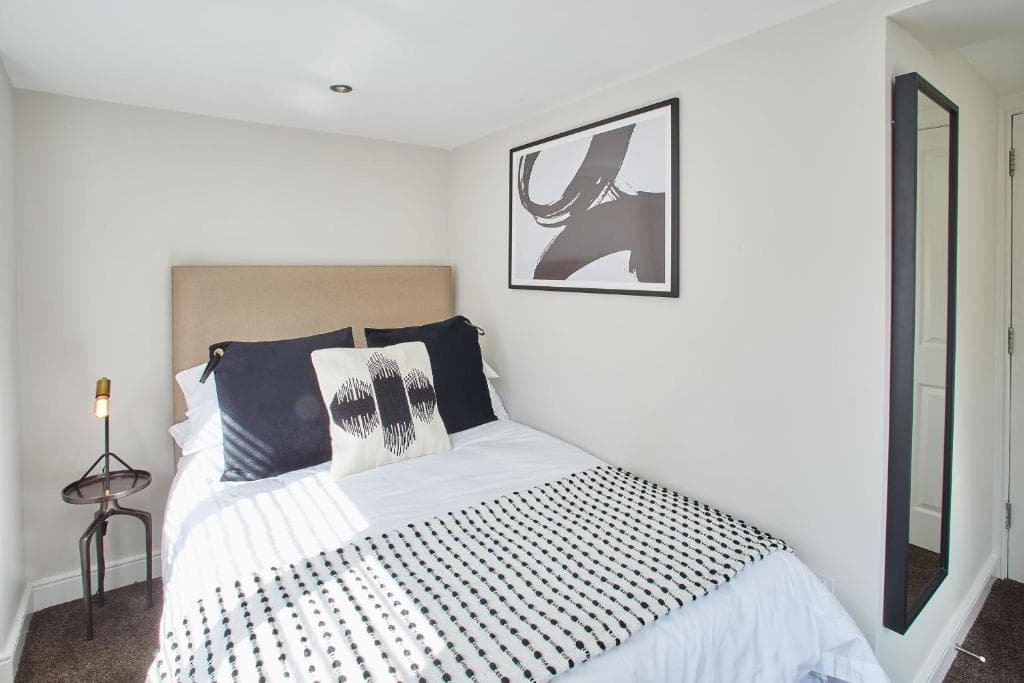 Host & Stay - West Cliff View Apartment Image 3