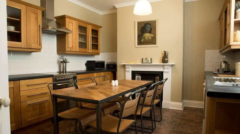 Apartment Number 4 Image 2
