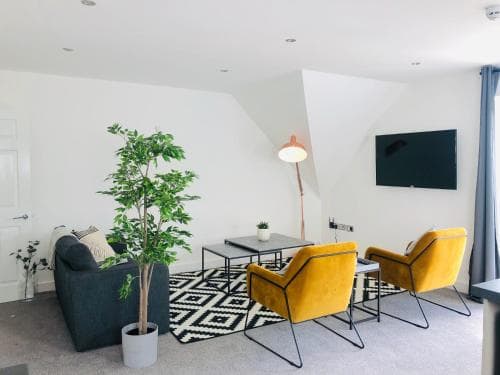 Shield Penthouse Loft - 2 Bedroom Luxe Large Apartment Image 1