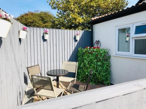 The Garden Room Image 1