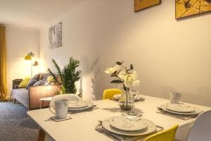 Central, Stylish 2-bed Apartment, with allocated parking Image 3