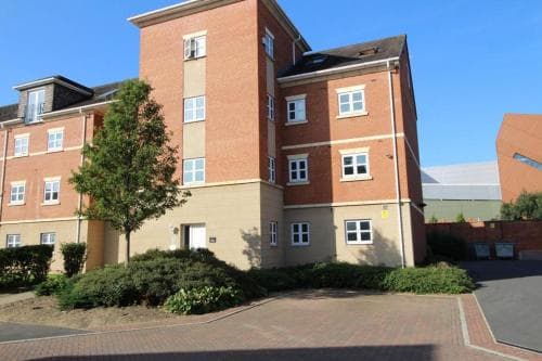 Sunnydale Serviced Apartments - Central location, with allocated parking Image 1
