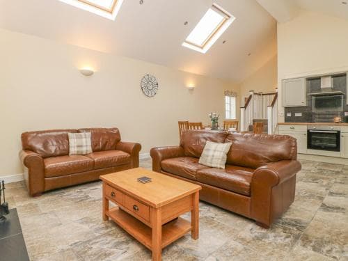 Pear Tree Cottage, York Image 1