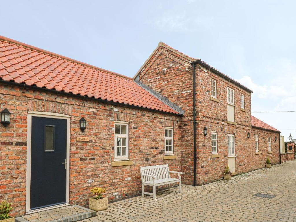 Pear Tree Cottage, York Image 3