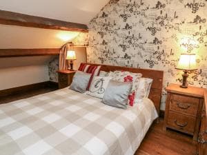 Monks Cottage Image 1
