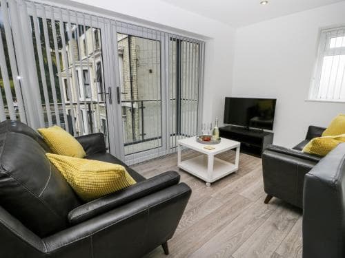 Apartment 1 Image 1