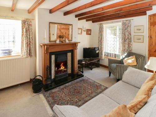 Howe Green Cottage Image 1