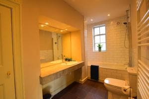 14 St Saviours Place, YORK Image 2