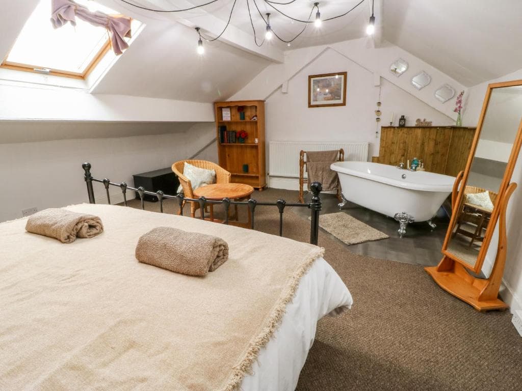Whinswood Cottage Image 1