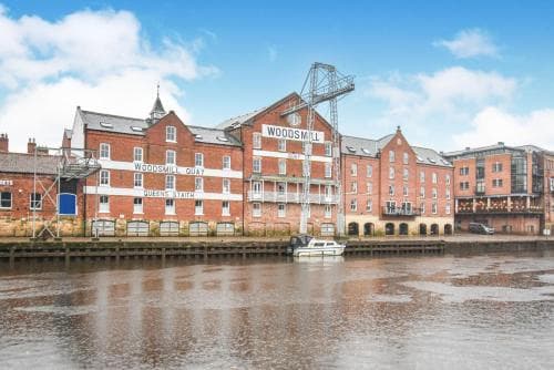 Riverside Apartment at Woodsmill Quay Image 2