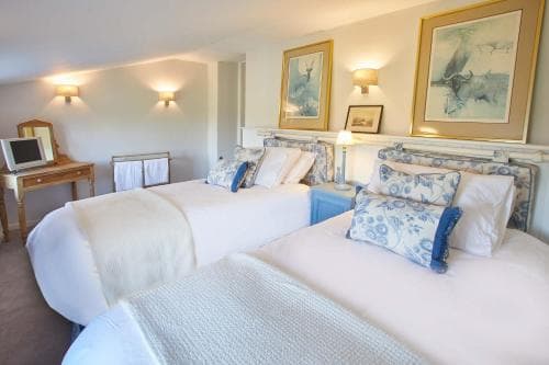Host & Stay - Tithe Cottage Image 3