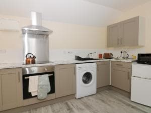 Honeybee Cottage Image 5