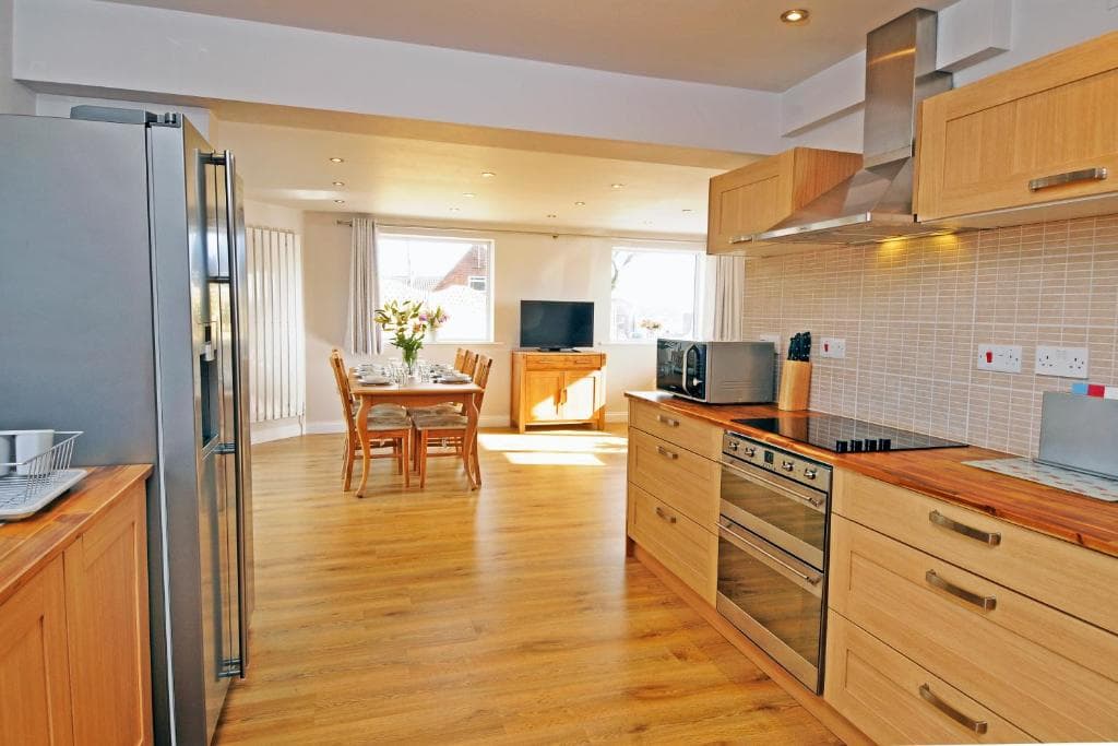 Rugby Field Cottage Whitby with off-street parking Image 2