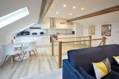 Host & Stay - Cornerhouse Apartments Image 1