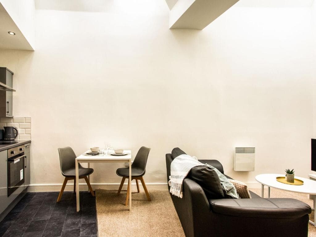 Appealing Studio in Bradford near Forster Square Retail Park Image 3