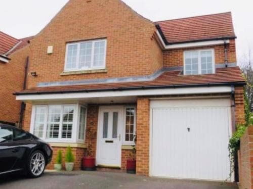 The Pavilion - Stunning, 4 Bedroom House with Free Parking Image 3