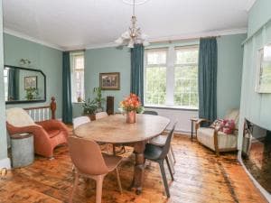 The Stone Masons House Image 3