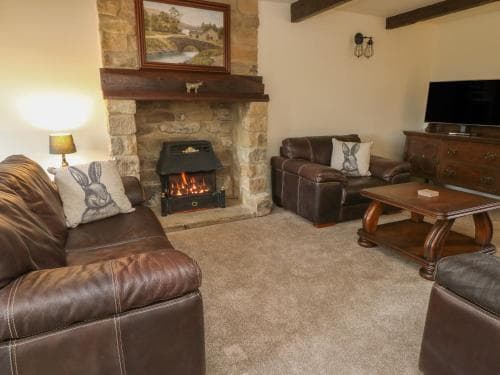 Hill Top Cottage Image 2