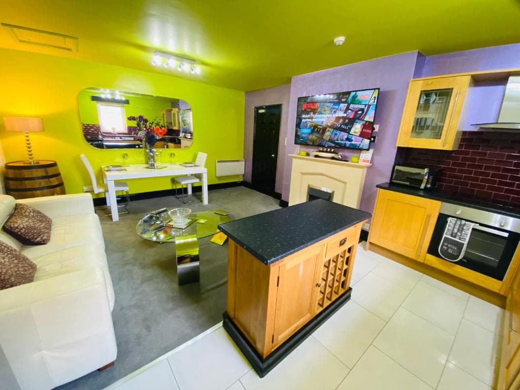 PHOENIX Boutique Apartments Image 5