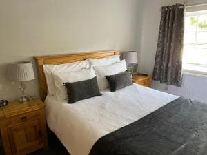 Bridge Farm Hotel Image 2