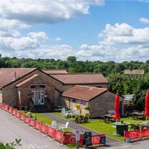 Woofles Luxury Caravan at Knaresborough Lido Image 2