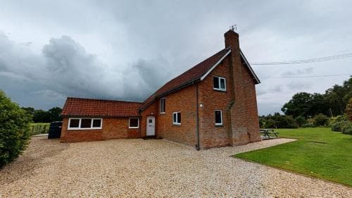 Woodlands Cottage Image 1
