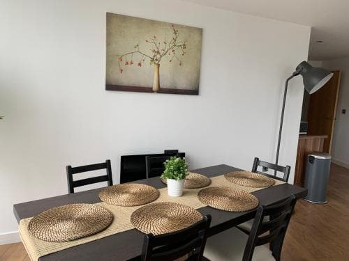 Lapwing - Sleeps up to 6, Fabulous panoramic city views, 12th Floor 2 bed city centre apartment, Perfect for work or leisure! Image 1