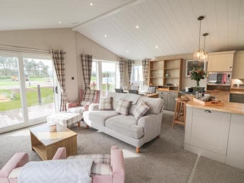 Sea Holly Lodge Image 2