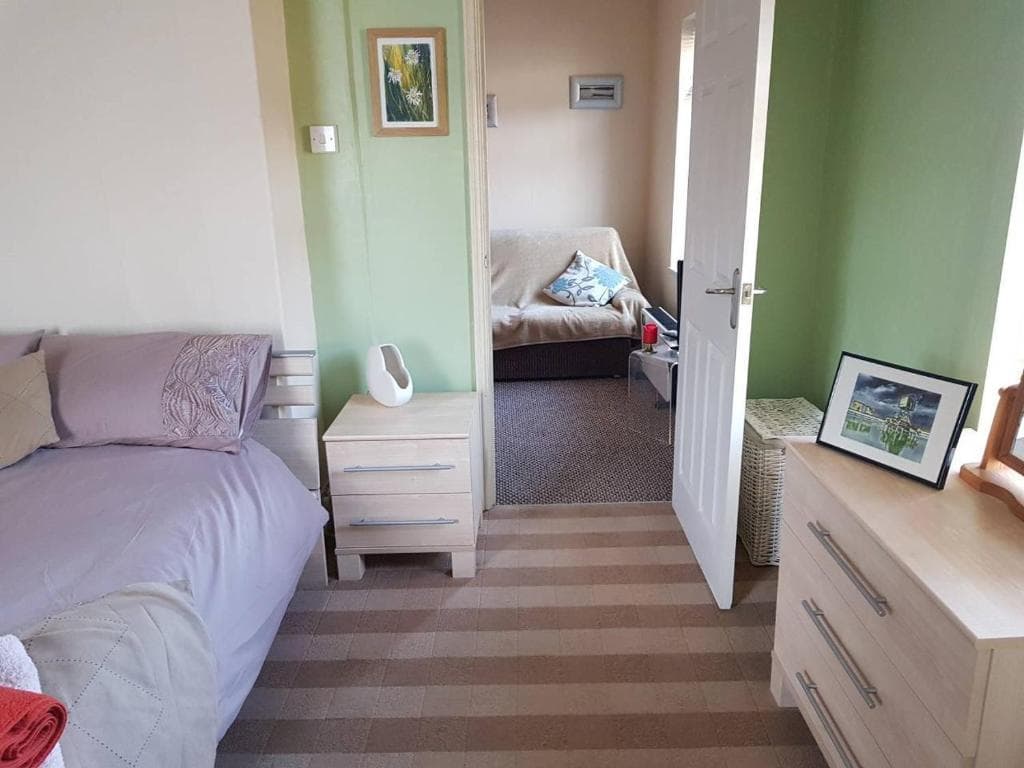 1 Bed Guisborough Option of Twin Sofabed - Extra Image 3