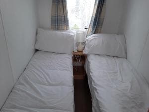 2 bed caravan approx 10 mins from beach suzie 2 Image 3
