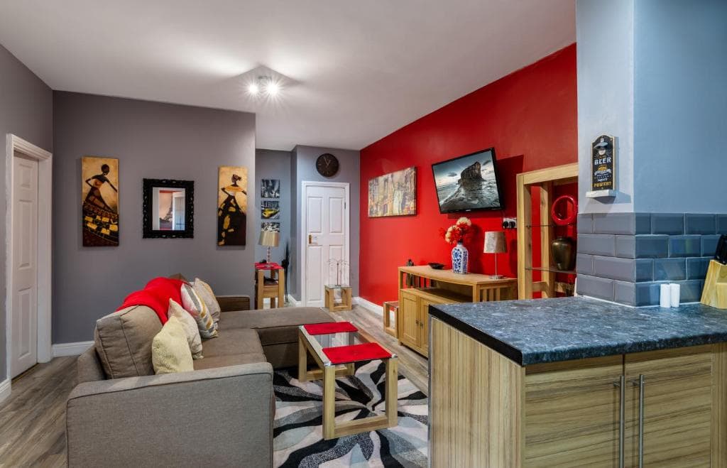 Stockton town centre studio apartments free parking and Wi-Fi Image 5