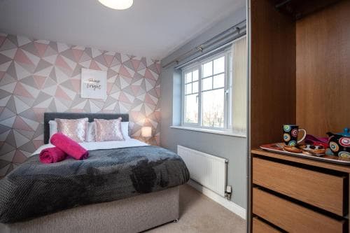 Wilton Lodge - Short Term Furnished Rental Redcar Image 2
