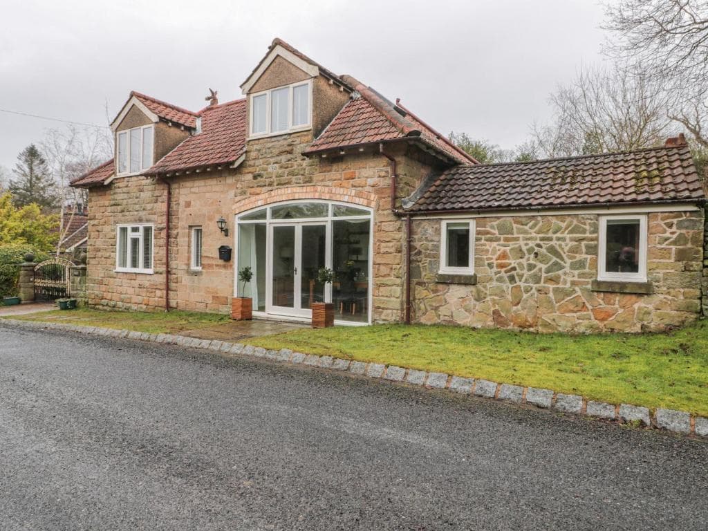 Wyke Lodge Cottage Image 1