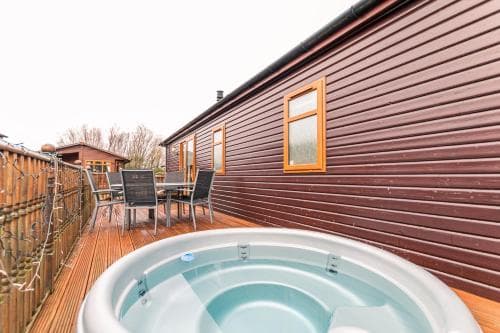 Lottie's Lodge With Hot Tub Image 2